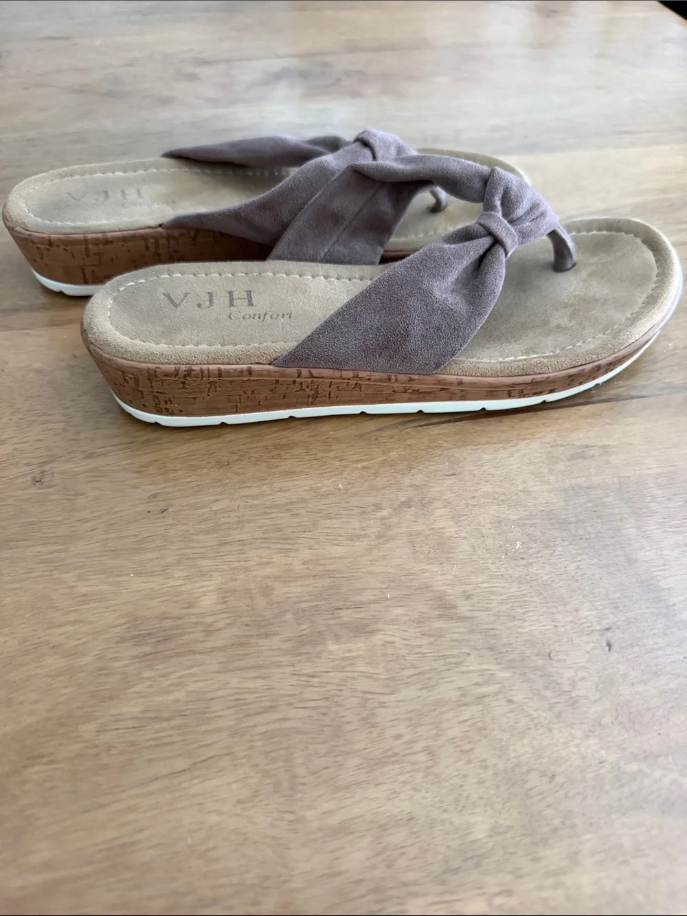 VJH Confort Women's Taupe Knot Suede Thong Sandals